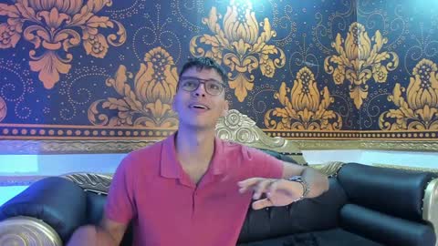 Snapshot of happy_cream_ chatting on 12/26/24, 06:33 happy_cream_ online show from 12/26/24, 06:33