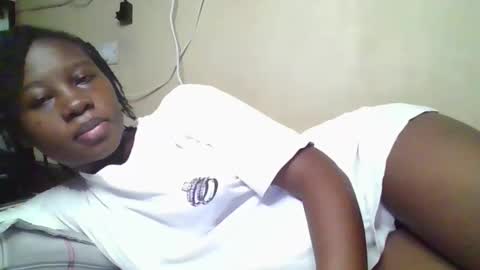 Snapshot of happy_dimple chatting on 09/18/25, 11:12 happy_dimple online show from 09/18/25, 11:12