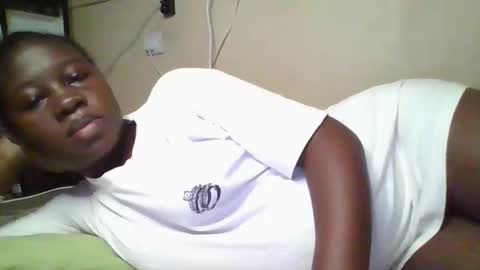 Snapshot of happy_dimple chatting on 10/29/25, 12:07 happy_dimple online show from 10/29/25, 12:07