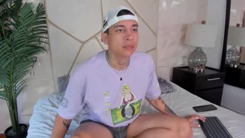 Snapshot of happy_endd_ chatting on 12/14/25, 11:48 Happy Boy online show from 12/14/25, 11:48