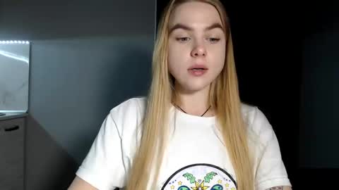 Snapshot of happy_fox_ chatting on 01/07/25, 09:25 happy_fox_ online show from 01/07/25, 09:25