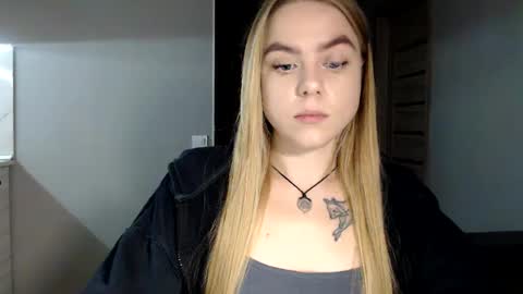 Snapshot of happy_fox_ chatting on 01/15/25, 09:51 happy_fox_ online show from 01/15/25, 09:51