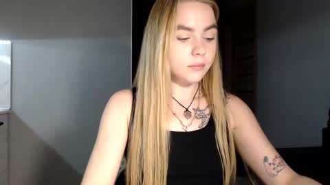 Snapshot of happy_fox_ chatting on 01/25/25, 08:42 happy_fox_ online show from 01/25/25, 08:42