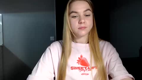 Snapshot of happy_fox_ chatting on 01/28/25, 08:26 happy_fox_ online show from 01/28/25, 08:26