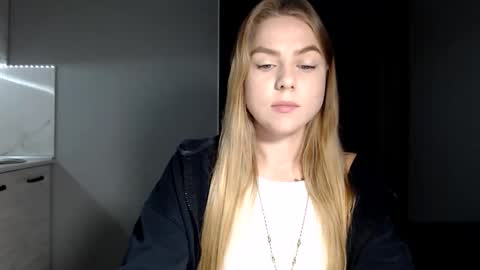 Snapshot of happy_fox_ chatting on 11/13/25, 02:16 happy_fox_ online show from 11/13/25, 02:16