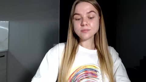 happy_fox_ online show from 03/31/26, 08:31