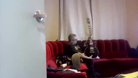 Snapshot of happydick69a chatting on 09/26/25, 12:53 happydick69a online show from 09/26/25, 12:53