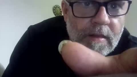 Snapshot of happydick69a chatting on 10/06/25, 06:44 happydick69a online show from 10/06/25, 06:44