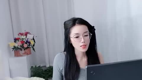 Snapshot of happyflower802318 chatting on 03/24/26, 03:55 Daisy online show from 03/24/26, 03:55