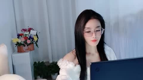 Snapshot of happyflower802318 chatting on 03/24/26, 04:01 Daisy online show from 03/24/26, 04:01