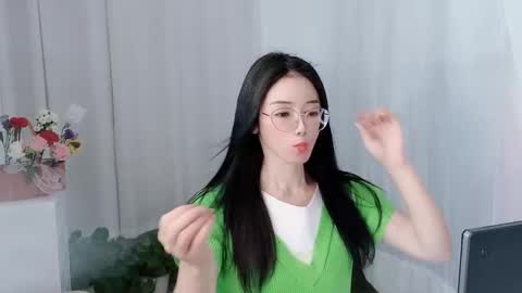 Snapshot of happyflower802318 chatting on 03/29/26, 06:24 Daisy online show from 03/29/26, 06:24