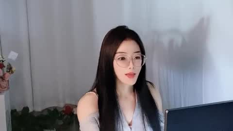 Snapshot of happyflower802318 chatting on 04/01/26, 01:23 Daisy online show from 04/01/26, 01:23