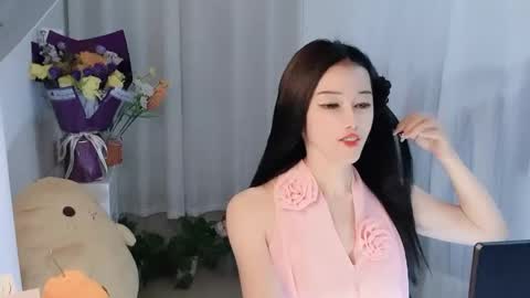 Snapshot of happyflower802318 chatting on 04/14/26, 03:18 Daisy online show from 04/14/26, 03:18