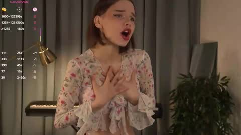 Evy  online show from 09/25/25, 02:48