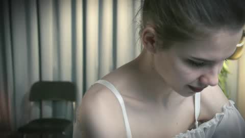 Evy  online show from 04/15/26, 03:19