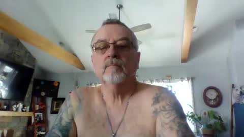 Snapshot of happynudist7373 chatting on 01/16/26, 03:49 happynudist7373 online show from 01/16/26, 03:49