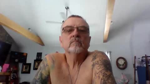 Snapshot of happynudist7373 chatting on 02/24/26, 04:27 happynudist7373 online show from 02/24/26, 04:27