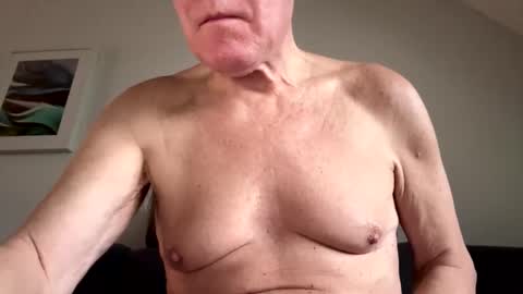 Snapshot of happysierra chatting on 02/18/26, 07:04 Harry online show from 02/18/26, 07:04