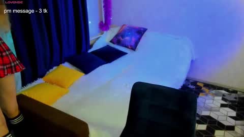 Stephanie online show from 03/08/25, 08:14