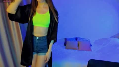 Stephanie online show from 10/06/25, 06:27