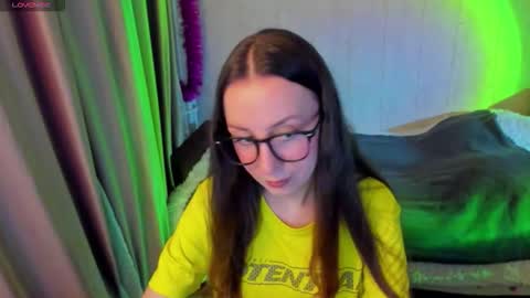Stephanie online show from 11/06/25, 05:58