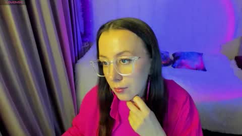 Stephanie online show from 11/09/25, 03:54