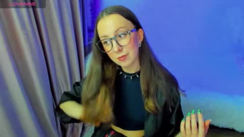 Stephanie online show from 01/16/26, 04:44