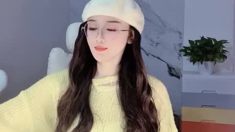 Snapshot of happysweetie168 chatting on 12/06/24, 11:00 Daisy online show from 12/06/24, 11:00