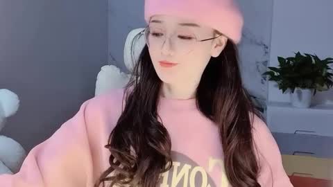 Snapshot of happysweetie168 chatting on 12/10/24, 03:55 Daisy online show from 12/10/24, 03:55