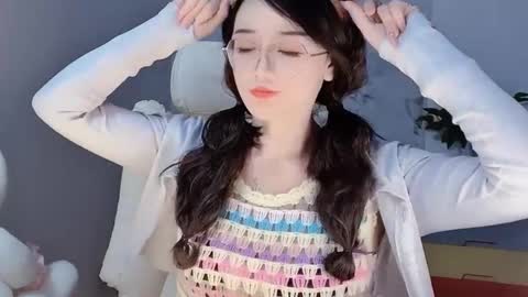 Snapshot of happysweetie168 chatting on 12/12/24, 01:17 Daisy online show from 12/12/24, 01:17