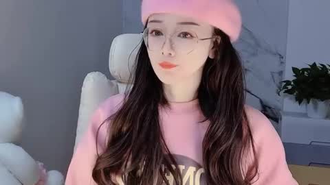 Snapshot of happysweetie168 chatting on 12/15/24, 05:13 Daisy online show from 12/15/24, 05:13