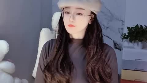 Snapshot of happysweetie168 chatting on 12/16/24, 01:22 Daisy online show from 12/16/24, 01:22