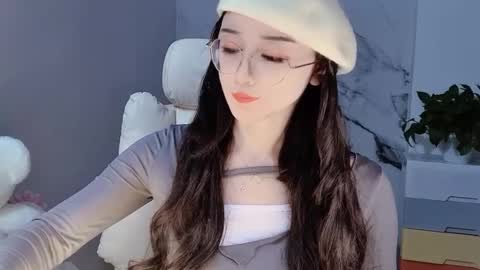 Snapshot of happysweetie168 chatting on 12/20/24, 01:22 Daisy online show from 12/20/24, 01:22