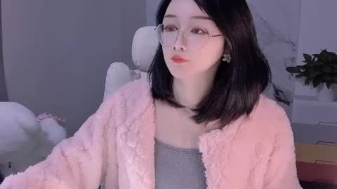 Snapshot of happysweetie168 chatting on 01/18/25, 03:05 Daisy online show from 01/18/25, 03:05