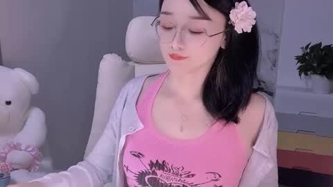 Snapshot of happysweetie168 chatting on 01/24/25, 06:46 Daisy online show from 01/24/25, 06:46