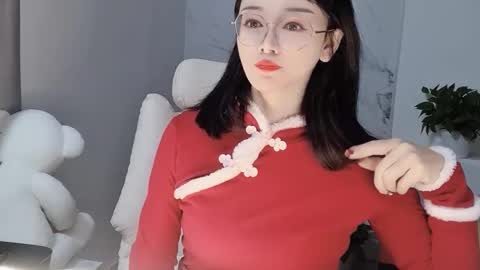 Snapshot of happysweetie168 chatting on 02/22/25, 04:51 Daisy online show from 02/22/25, 04:51