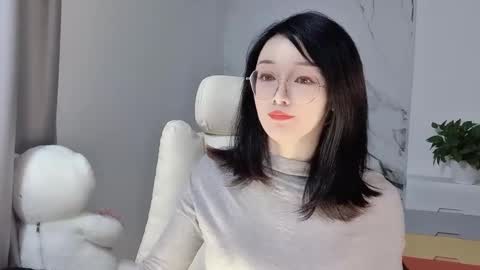 Snapshot of happysweetie168 chatting on 02/27/25, 05:04 Daisy online show from 02/27/25, 05:04