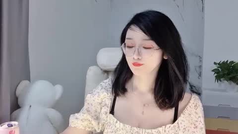 Snapshot of happysweetie168 chatting on 03/02/25, 01:26 Daisy online show from 03/02/25, 01:26