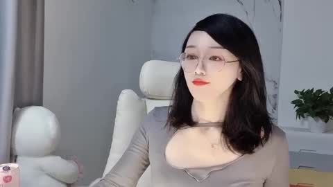 Snapshot of happysweetie168 chatting on 03/05/25, 02:45 Daisy online show from 03/05/25, 02:45