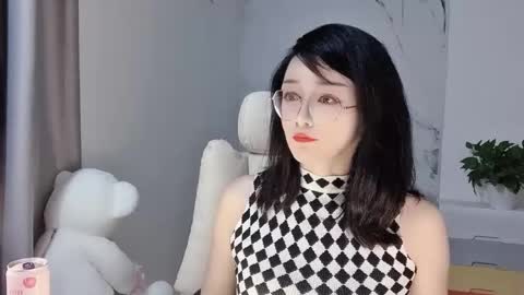 Snapshot of happysweetie168 chatting on 03/06/25, 02:18 Daisy online show from 03/06/25, 02:18