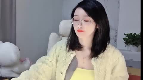 Snapshot of happysweetie168 chatting on 03/08/25, 04:56 Daisy online show from 03/08/25, 04:56