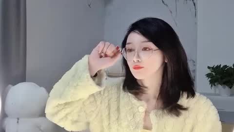 Snapshot of happysweetie168 chatting on 03/08/25, 03:24 Daisy online show from 03/08/25, 03:24