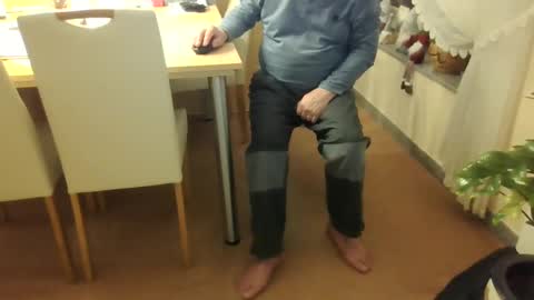 Snapshot of harald1234 chatting on 02/21/25, 09:32 harald1234 online show from 02/21/25, 09:32