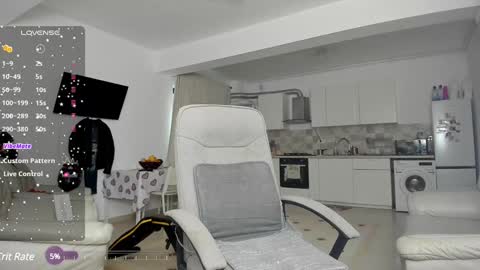 Snapshot of hard_chriss chatting on 12/28/24, 08:16 Hard Cock online show from 12/28/24, 08:16