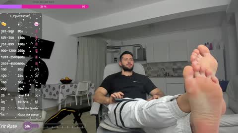 Snapshot of hard_chriss chatting on 12/29/24, 05:21 Hard Cock online show from 12/29/24, 05:21