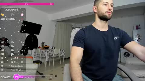 Snapshot of hard_chriss chatting on 02/17/25, 05:14 Hard Cock online show from 02/17/25, 05:14