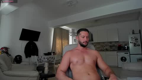 Snapshot of hard_chriss chatting on 09/09/25, 08:14 Hard Cock online show from 09/09/25, 08:14