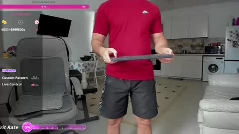 Snapshot of hard_chriss chatting on 09/12/25, 09:20 Hard Cock online show from 09/12/25, 09:20