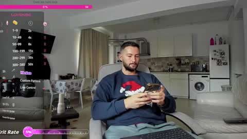 Snapshot of hard_chriss chatting on 10/17/25, 07:11 Hard Cock online show from 10/17/25, 07:11