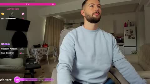 Snapshot of hard_chriss chatting on 10/19/25, 07:20 Hard Cock online show from 10/19/25, 07:20